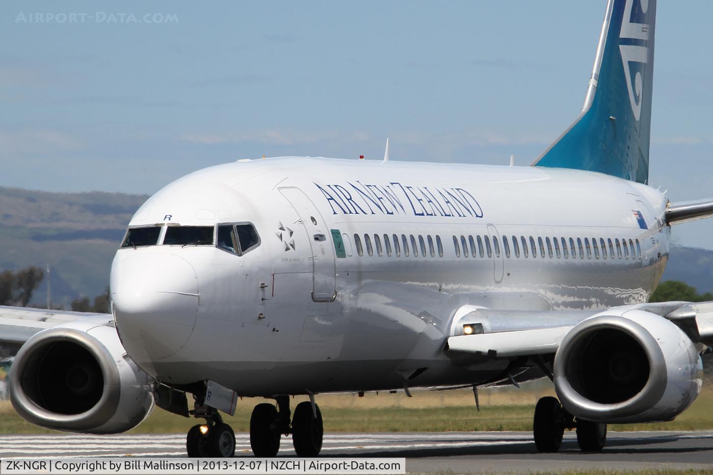 ZK-NGR, 1998 Boeing 737-33A C/N 27460, taxi from 29