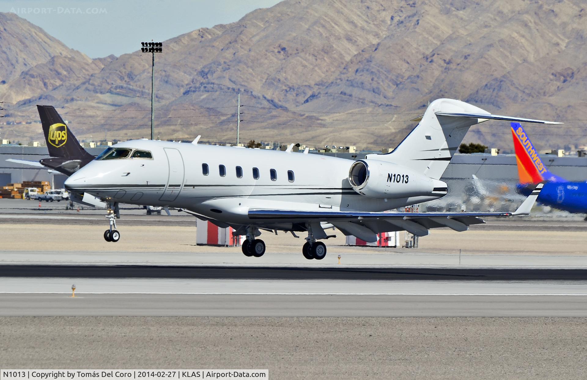 N1013, 2008 Bombardier Challenger 300 (BD-100-1A10) C/N 20229, N1013 2008 Bombardier BD-100-1A10 Challenger 300  CN: 20229

Las Vegas - McCarran International (LAS / KLAS)
USA - Nevada, February 27, 2014
Photo: Tomás Del Coro