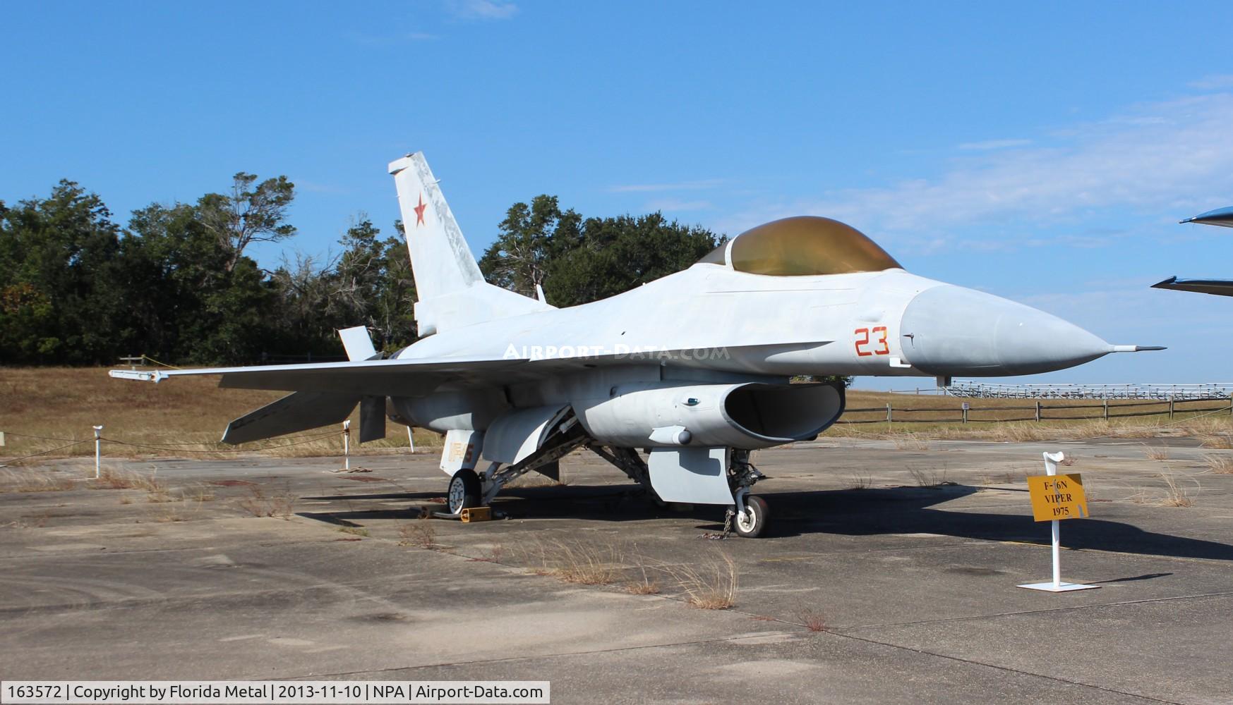 163572, General Dynamics F-16N Fighting Falcon C/N 3M-17, F-16N Falcon in Aggressor Colors