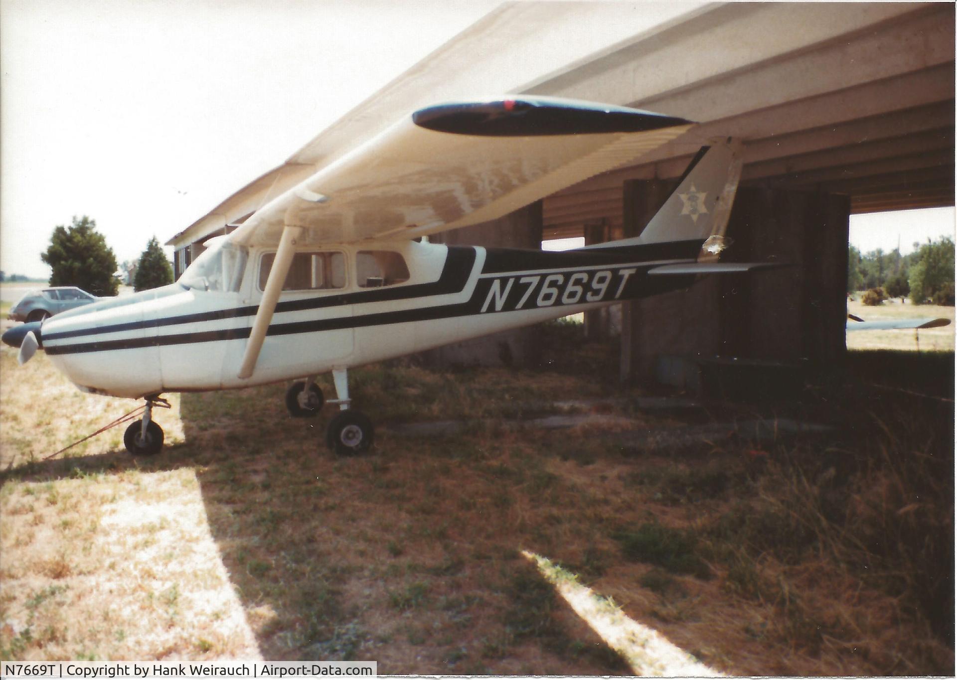 N7669T, 1960 Cessna 172A C/N 47269, This aircraft belonged to the Sedgwick County Sheriffs office in Wichita, Kansas and was used in day to day operation in law enforcement