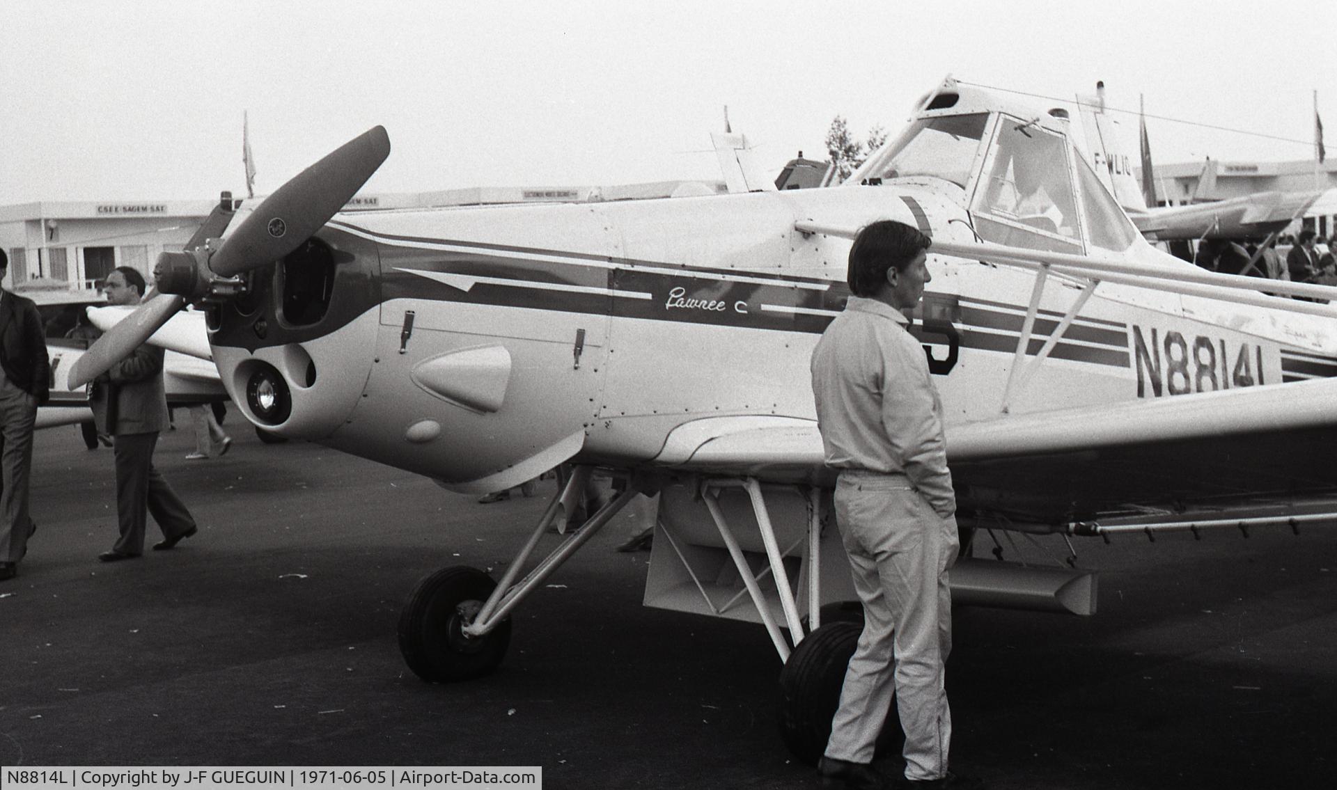N8814L, Piper PA-25 Pawnee C C/N unknown, On display at 1971 Paris-Le Bourget Airshow.