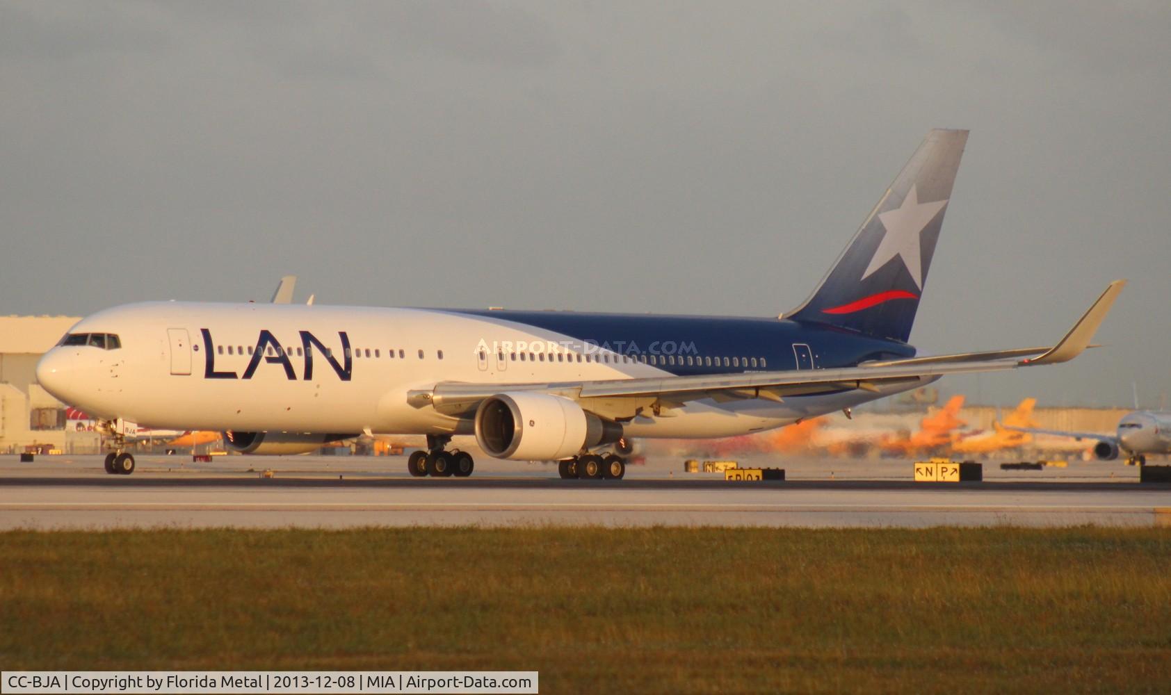 CC-BJA, 1996 Boeing 767-316/ER C/N 26329, LAN 767-300