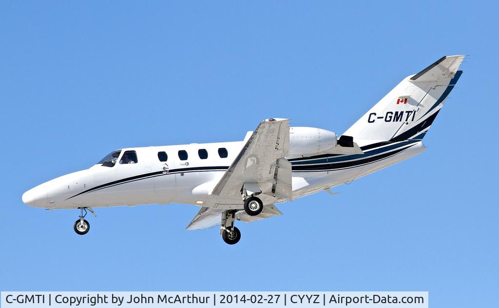 C-GMTI, 2000 Cessna 525 CitationJet CJ1 C/N 525-0398, Final approach to CYYZ runway 23R