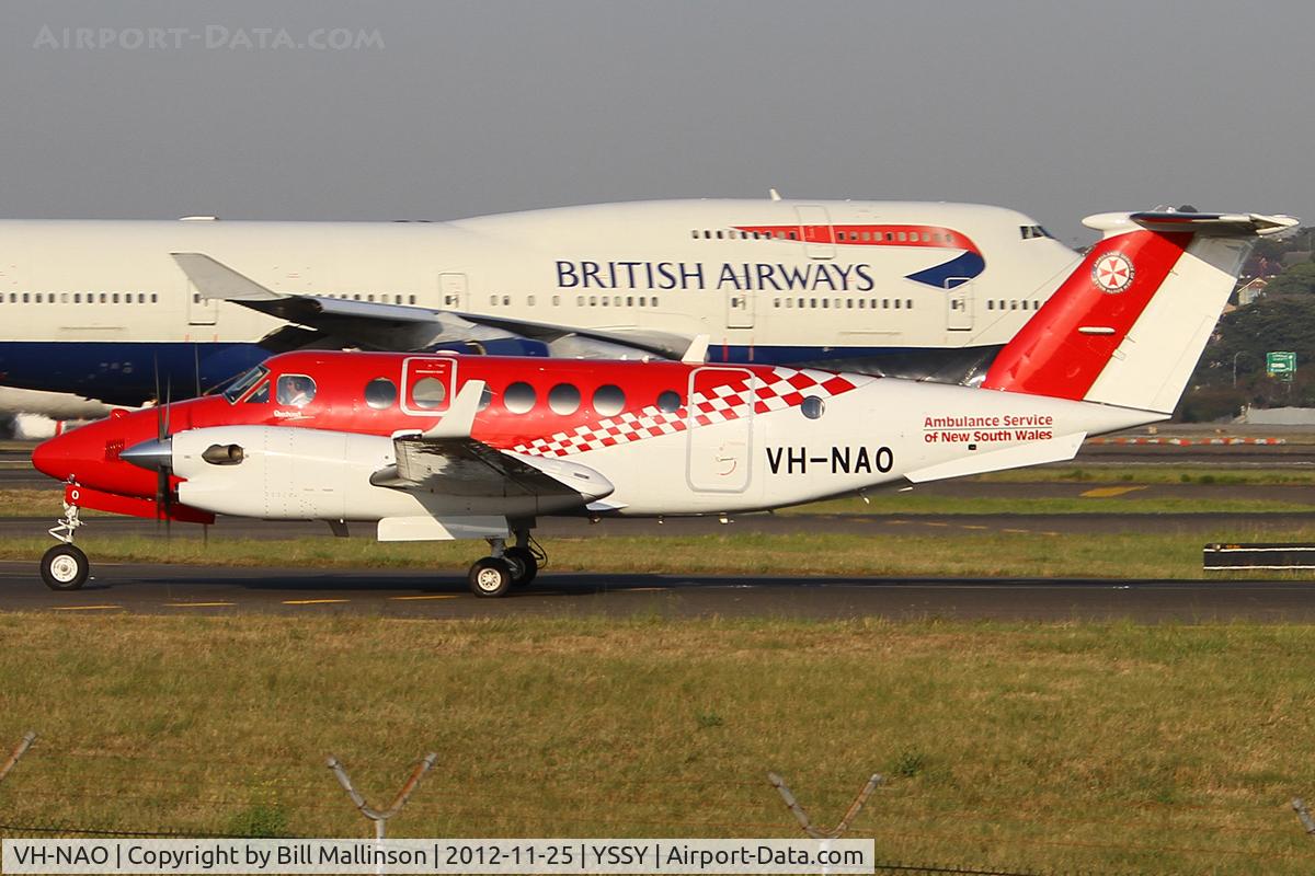 VH-NAO, Hawker Beechcraft B350C King Air (B300C) C/N FM-49, taxi to 16L
