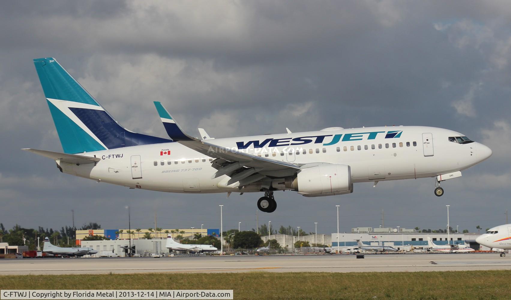 C-FTWJ, 2007 Boeing 737-7CT C/N 30713, West Jet 737-700
