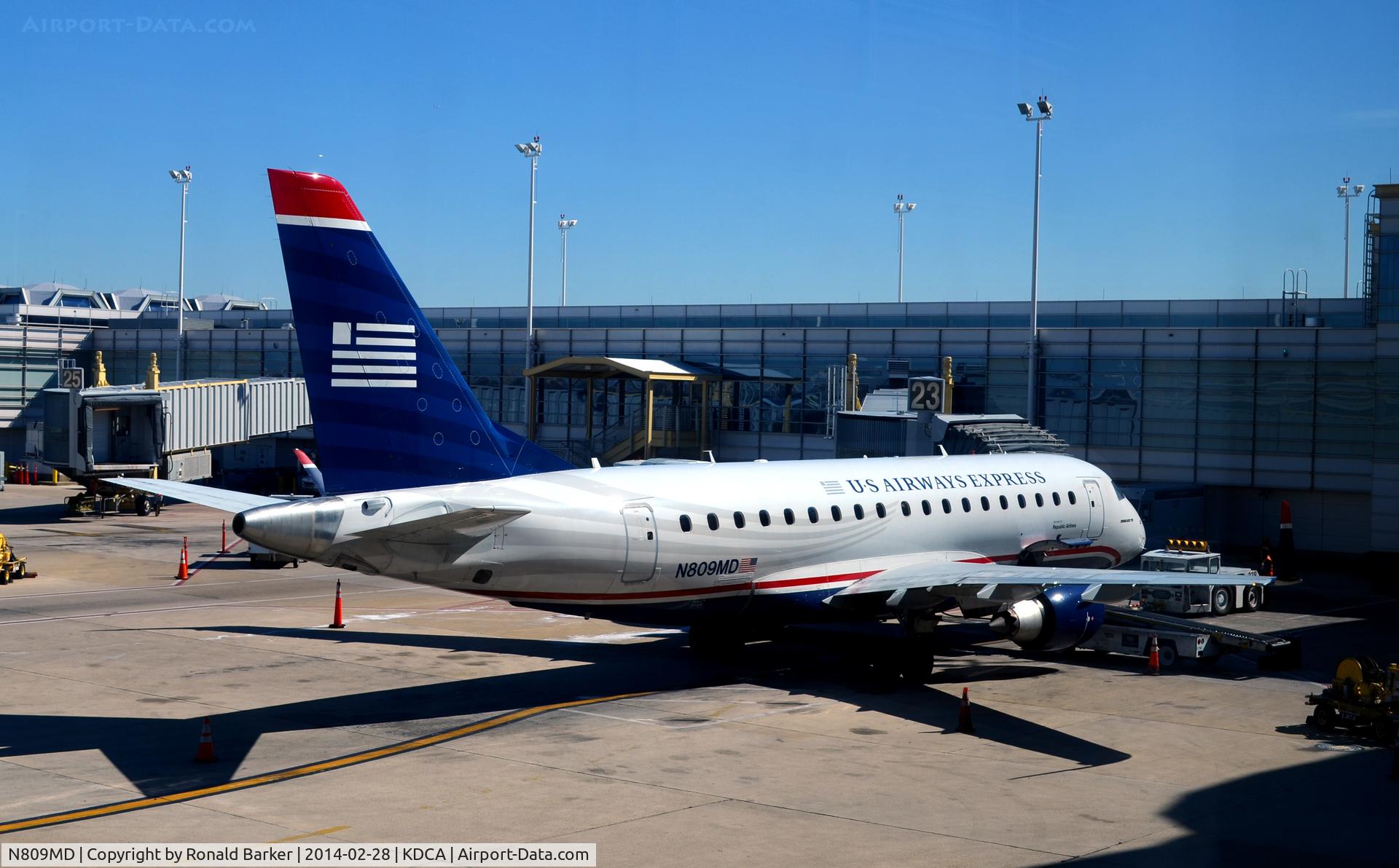 N809MD, 2004 Embraer 170SU (ERJ-170-100SU) C/N 17000022, Gate 23 National