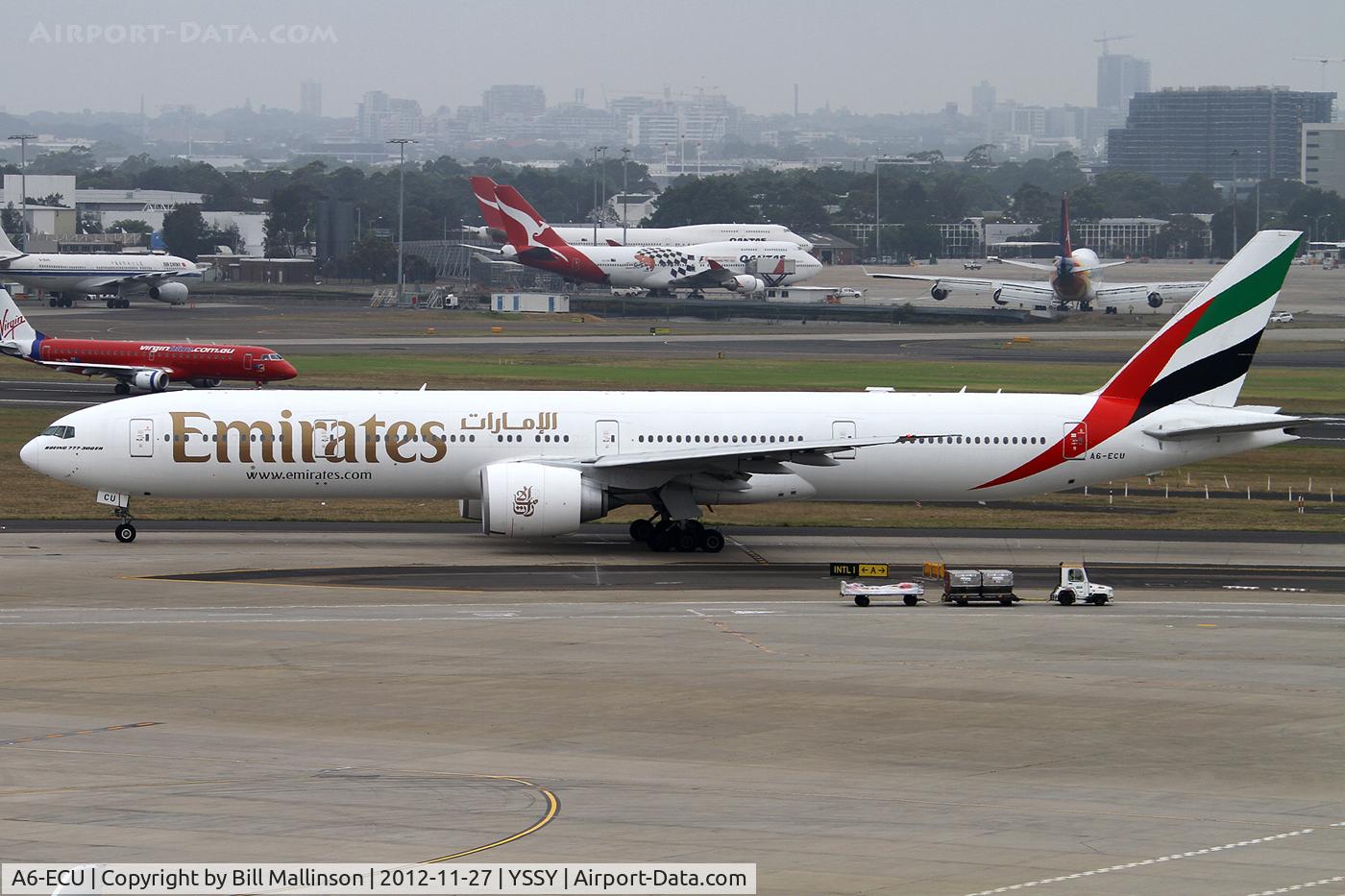 A6-ECU, 2009 Boeing 777-31H/ER C/N 35593, taxiing to 16R