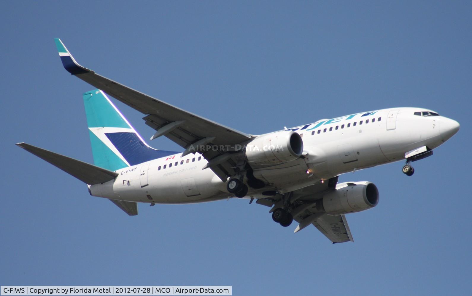 C-FIWS, 2001 Boeing 737-76N C/N 32404, West Jet 737-700