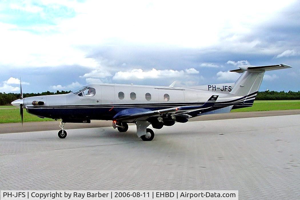 PH-JFS, 2002 Pilatus PC-12/45 C/N 477, Pilatus PC-12/45 [477] Budel-Kempen~PH 11/08/2006