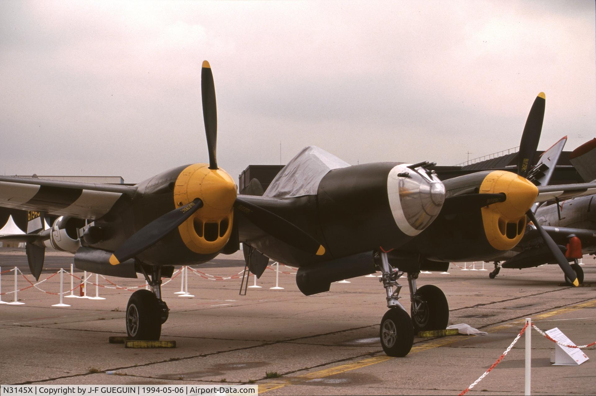 N3145X, 1943 Lockheed P-38J Lightning C/N 2054, At Le Bourget Airport (1er Salon de l'Aviation Ancienne), painted with serial 42-67916 and code KI-S (55th F. Sq., 20th F. Gr.).