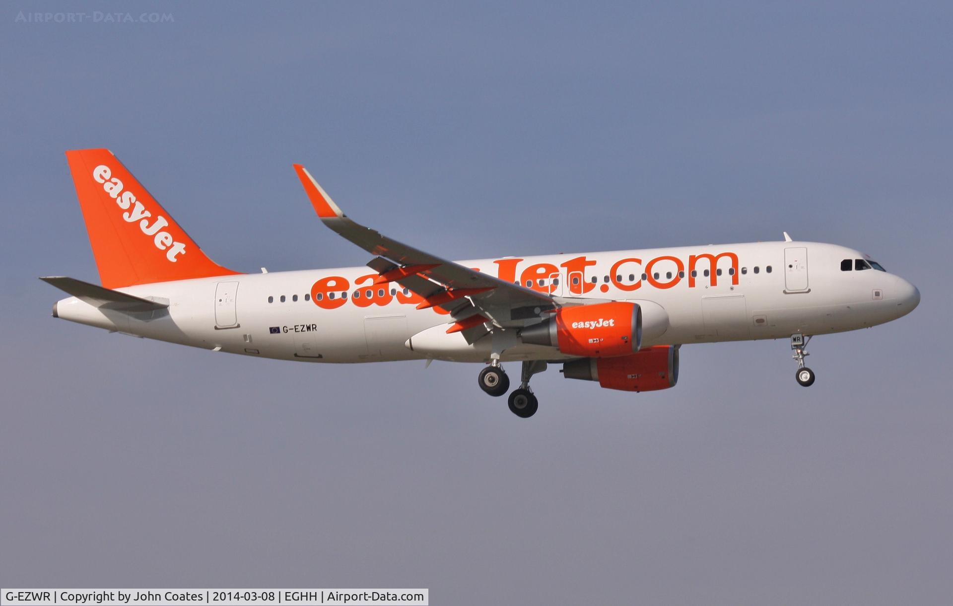 G-EZWR, 2014 Airbus A320-214 C/N 5981, Just 3 weeks old and Sharklet fitted