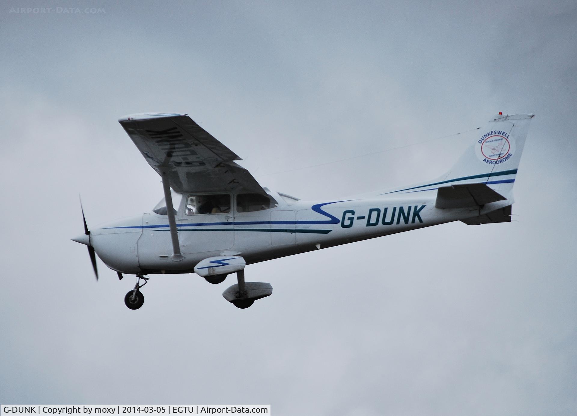 G-DUNK, 1976 Reims F172M Skyhawk Skyhawk C/N 1402, Reims Cessna 172M Skyhawk landing at Dunkeswell. Ex N90SA