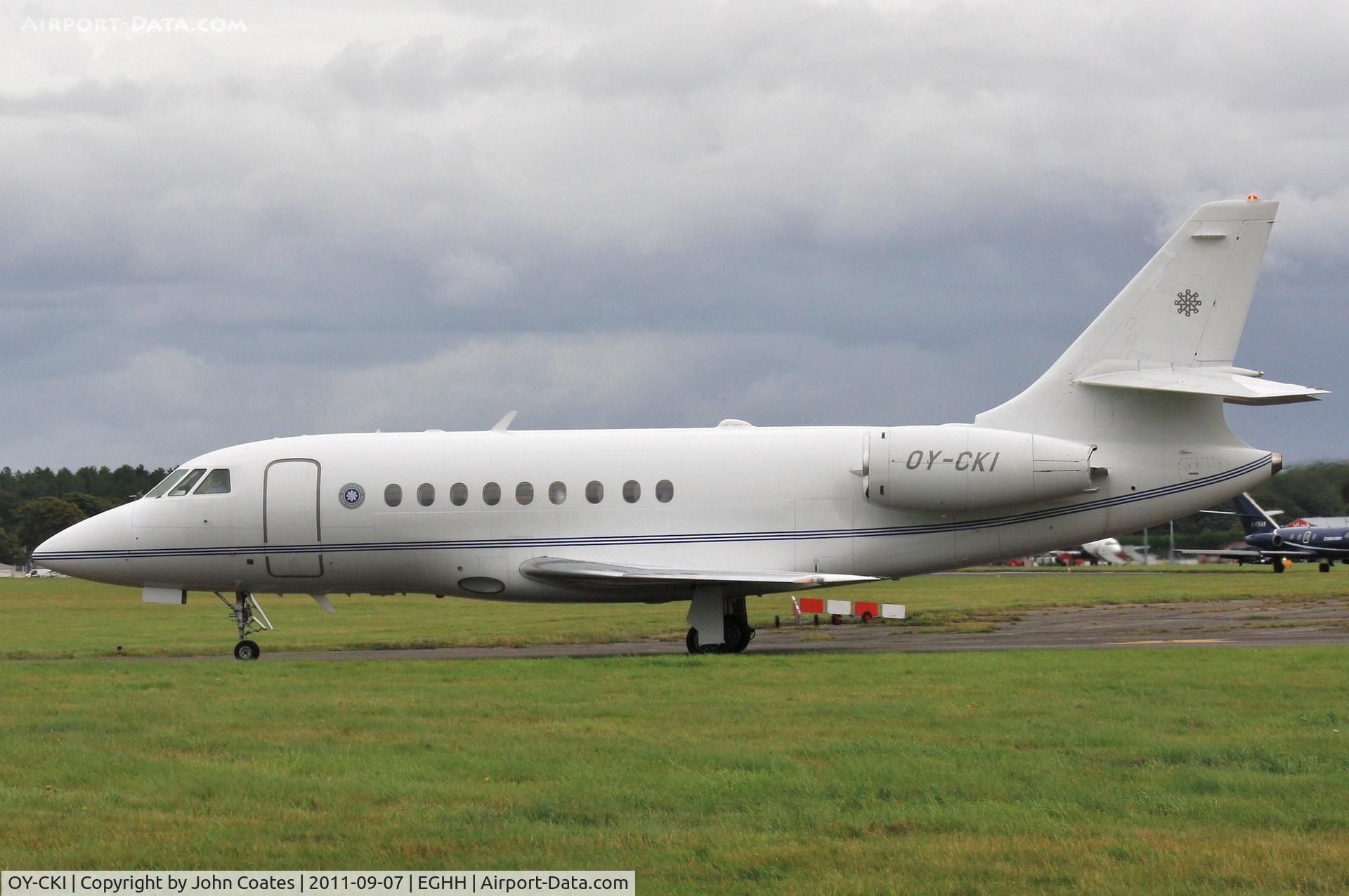 OY-CKI, 2001 Dassault Falcon 2000 C/N 154, Taxies to Signatures