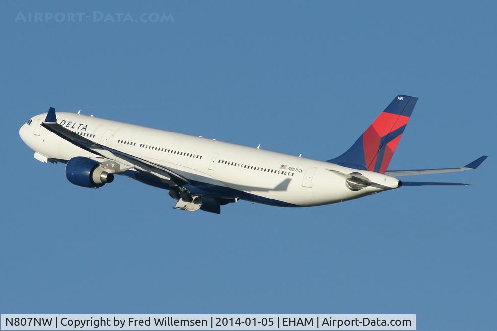 N807NW, 2004 Airbus A330-323 C/N 0588, Delta