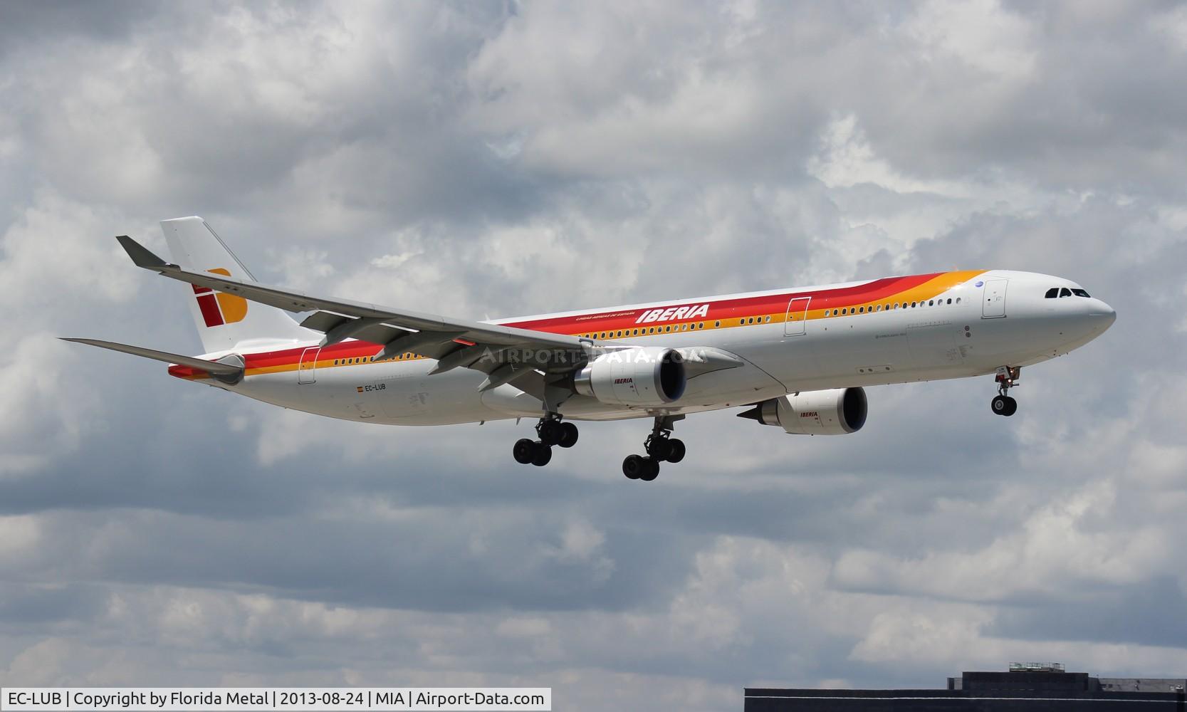 EC-LUB, 2012 Airbus A330-302 C/N 1377, Iberia A330-300 still in old (and better colors)