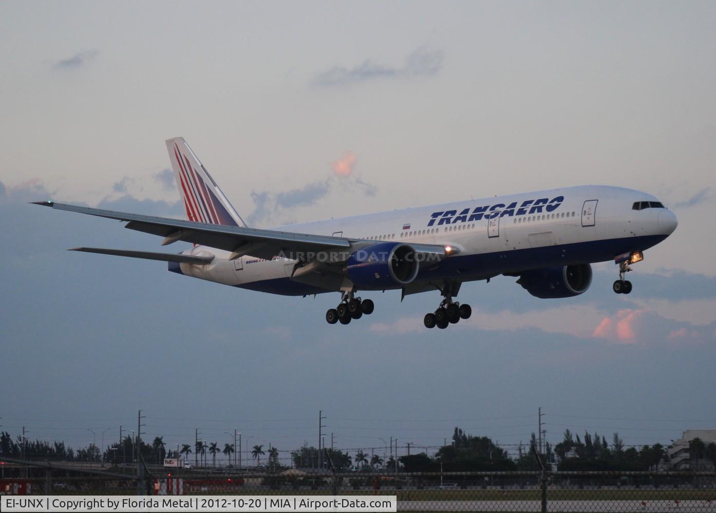 EI-UNX, 1999 Boeing 777-222/ER C/N 30213, Transaero 777-200