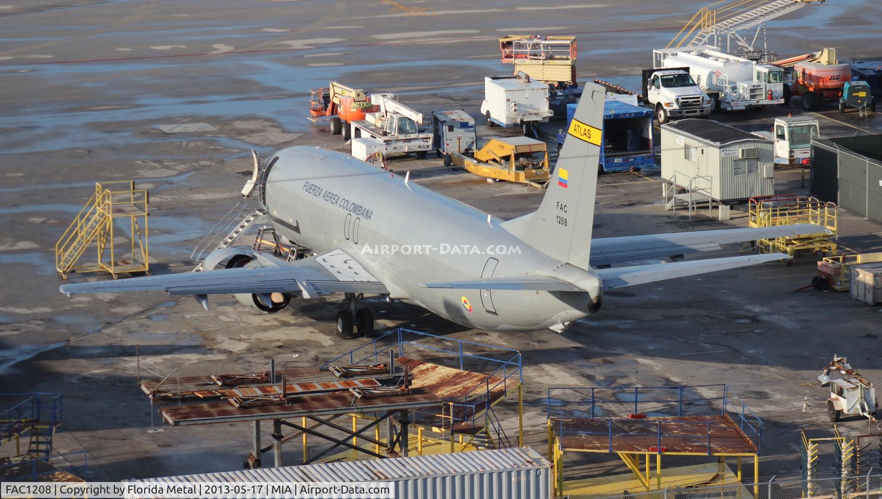 FAC1208, 1992 Boeing 737-4S3 C/N 25594, Fuerza Aerea Colombia (Atlas) 737-400