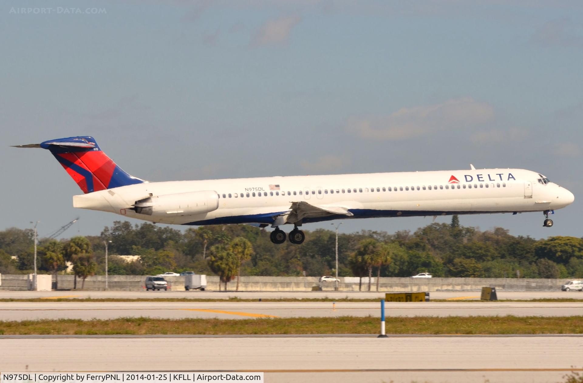 N975DL, 1991 McDonnell Douglas MD-88 C/N 53243, Delta MD88