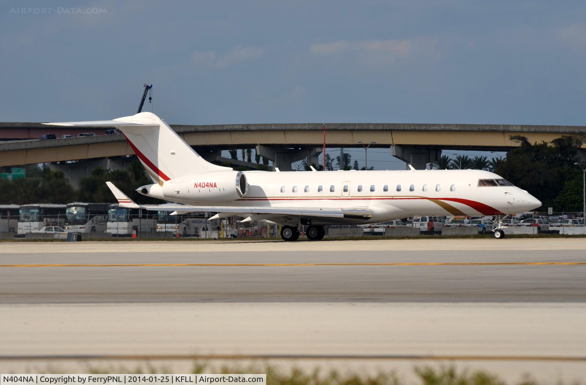 N404NA, 2009 Bombardier BD-700-1A11 Global 5000 C/N 9356, BD700 N404NA ready for take-off