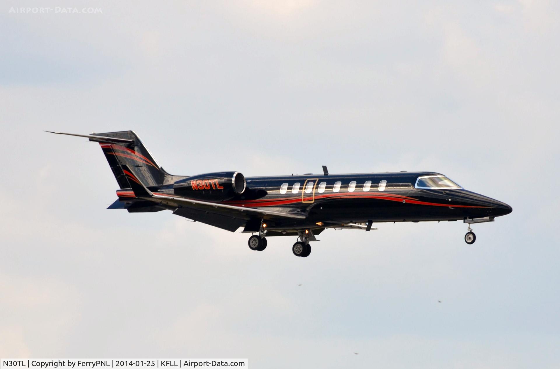 N30TL, 2000 Learjet 45 C/N 081, Learjet 45 landing in FLL