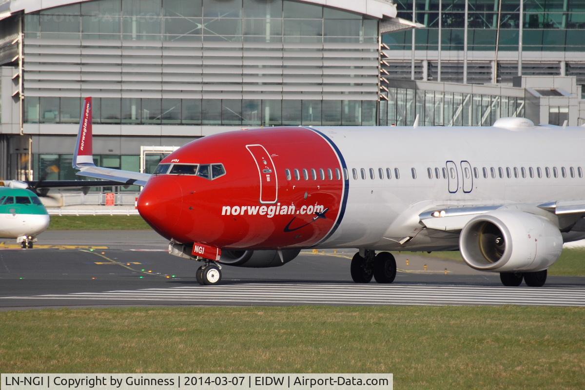 LN-NGI, 2013 Boeing 737-8JP C/N 39020, lining up for departure on runway 28