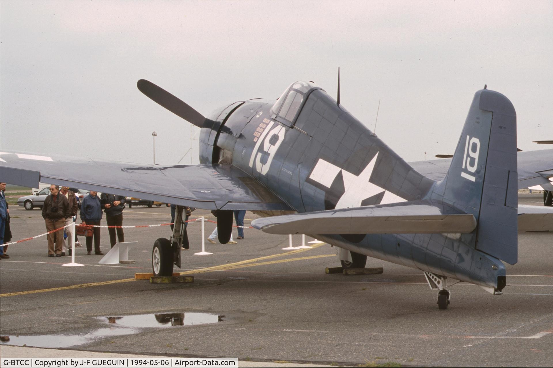 G-BTCC, 1944 Grumman F6F-5K Hellcat. C/N A-1733, On display at Paris-Le Bourget Airport (1er Salon de l'Aviation Ancienne).