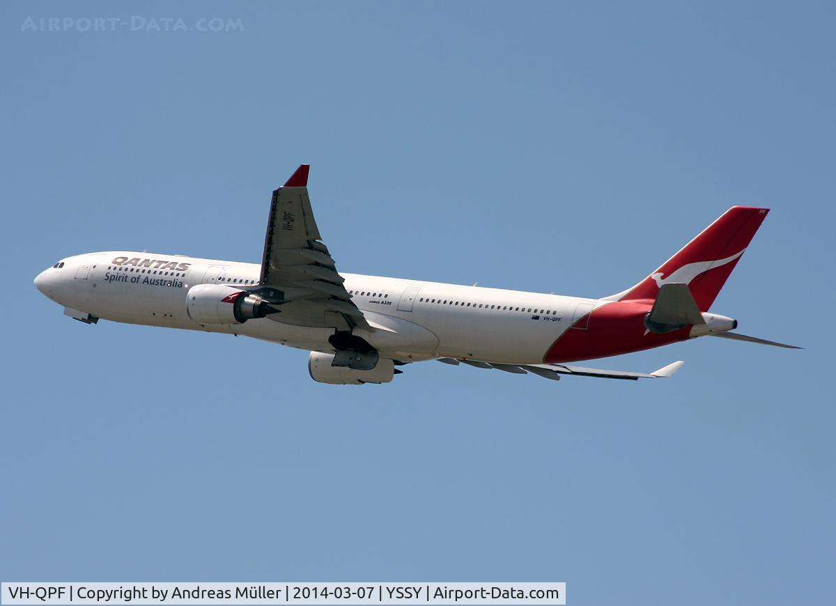 VH-QPF, 2004 Airbus A330-303 C/N 0595, Sydney 2014