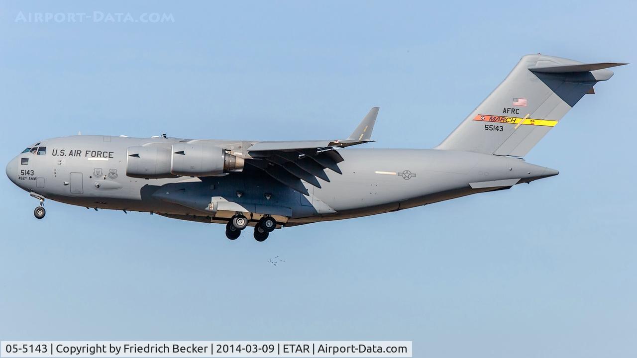 05-5143, 2005 Boeing C-17A Globemaster III C/N 50151/F150/P143, on final RW26