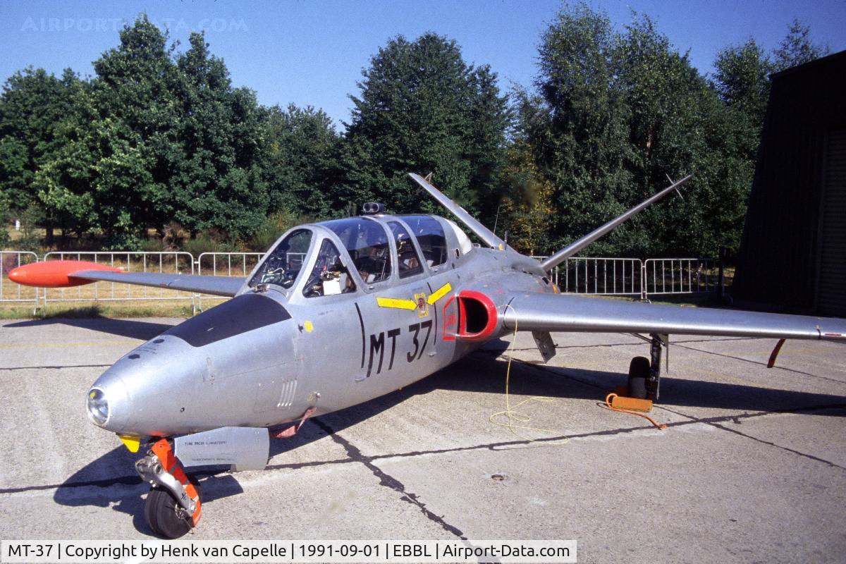 MT-37, Fouga CM-170R Magister C/N 312, Fouga Magister of the 33 smaldeel of the Belgian Air Force, Kleine Brogel Air Base, Belgium, 1991.