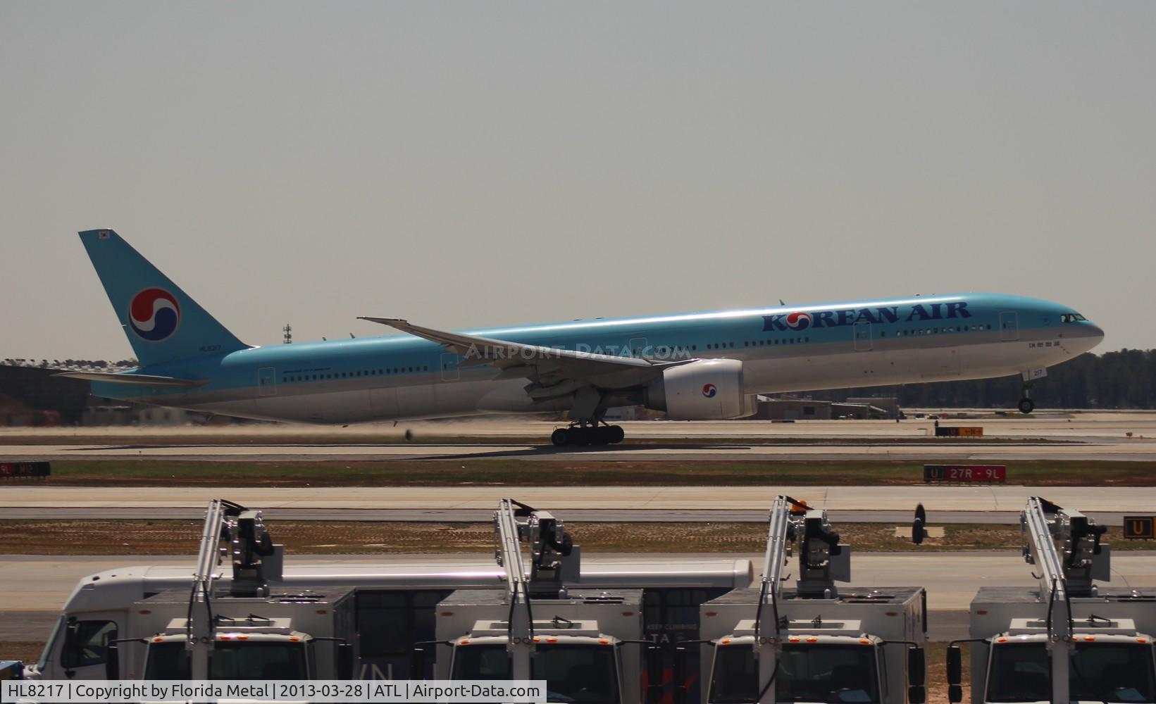 HL8217, 2011 Boeing 777-3B5/ER C/N 37648, Korean Air 777-300