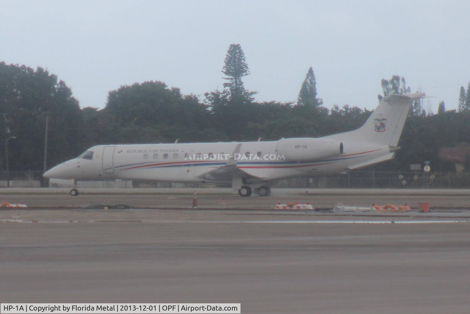 HP-1A, 2009 Embraer EMB-135BJ Legacy C/N 14501066, Unfortunately Florida humidity after jumping out of an air conditioned car fogged my lens up, therefore I got a 