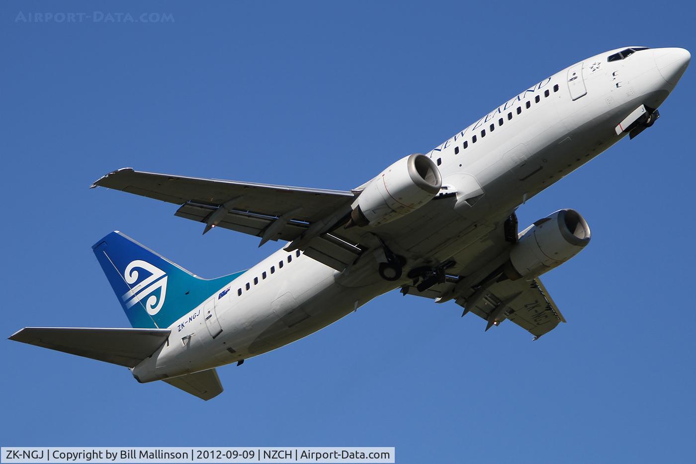 ZK-NGJ, 1999 Boeing 737-319 C/N 25609, off from 02