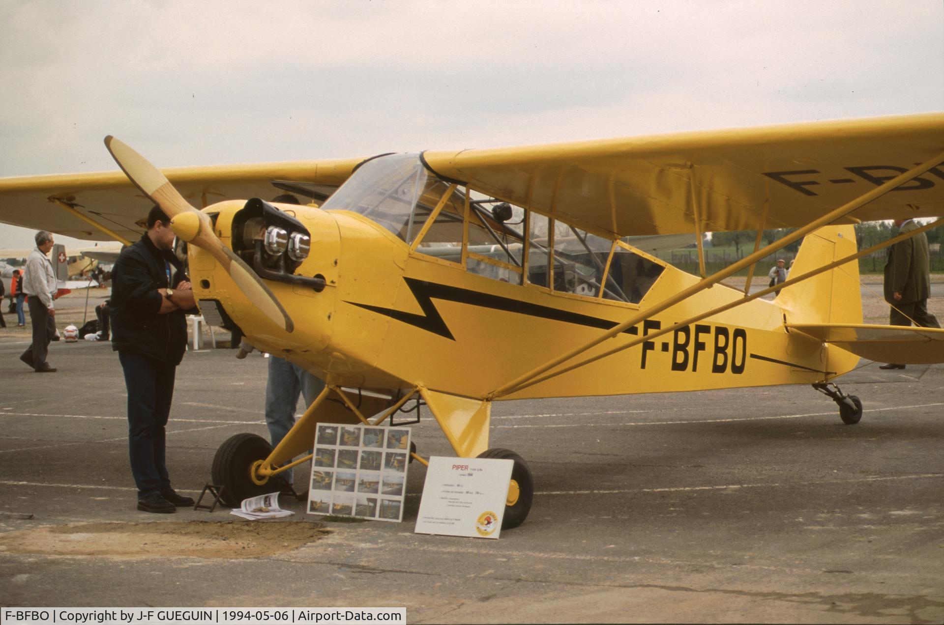 F-BFBO, 1945 Piper L-4J Grasshopper (J3C-65D) C/N 13153, On display at Paris-Le Bourget Airport (1er Salon de l'Aviation Ancienne, 1994).