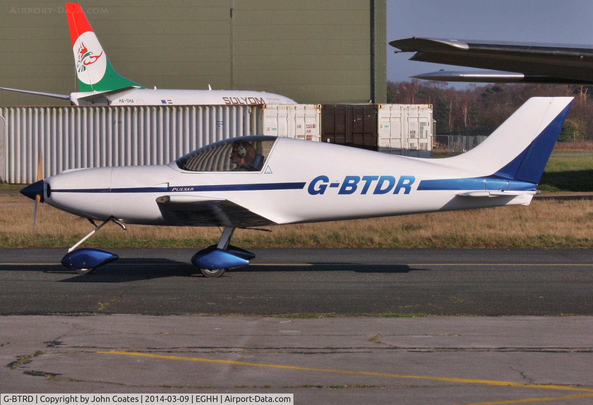 G-BTRD, 1991 Thunder And Colt Ltd COLT 240A C/N 1982, Taxiing home