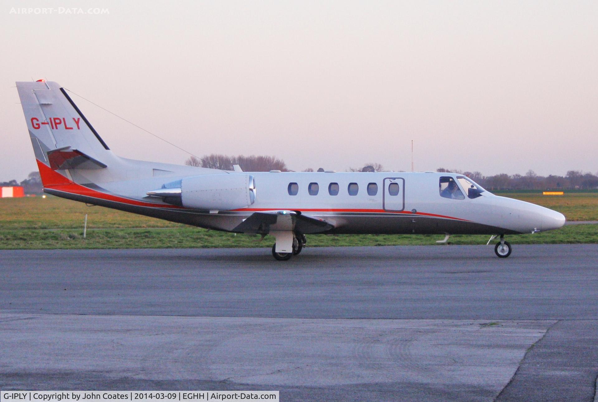 G-IPLY, 2000 Cessna 550 Citation Bravo C/N 550-0927, Dusk departure