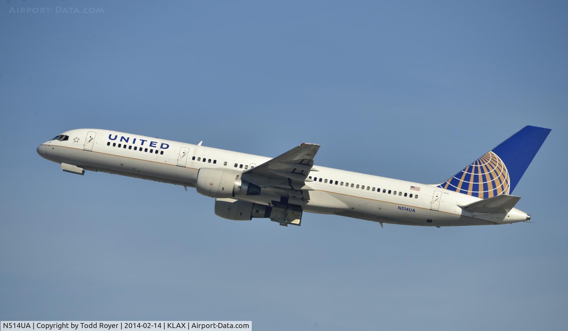 N514UA, 1990 Boeing 757-222 C/N 24839, Departing LAX on 25R