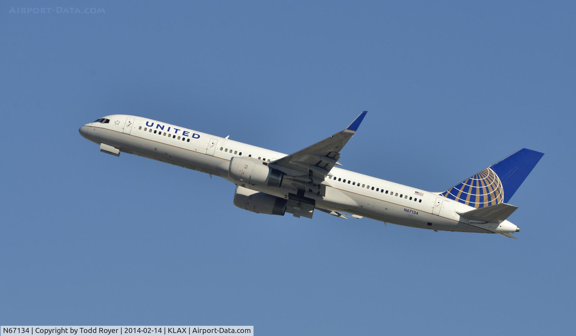 N67134, 1999 Boeing 757-224 C/N 29283, Departing LAX on 25R