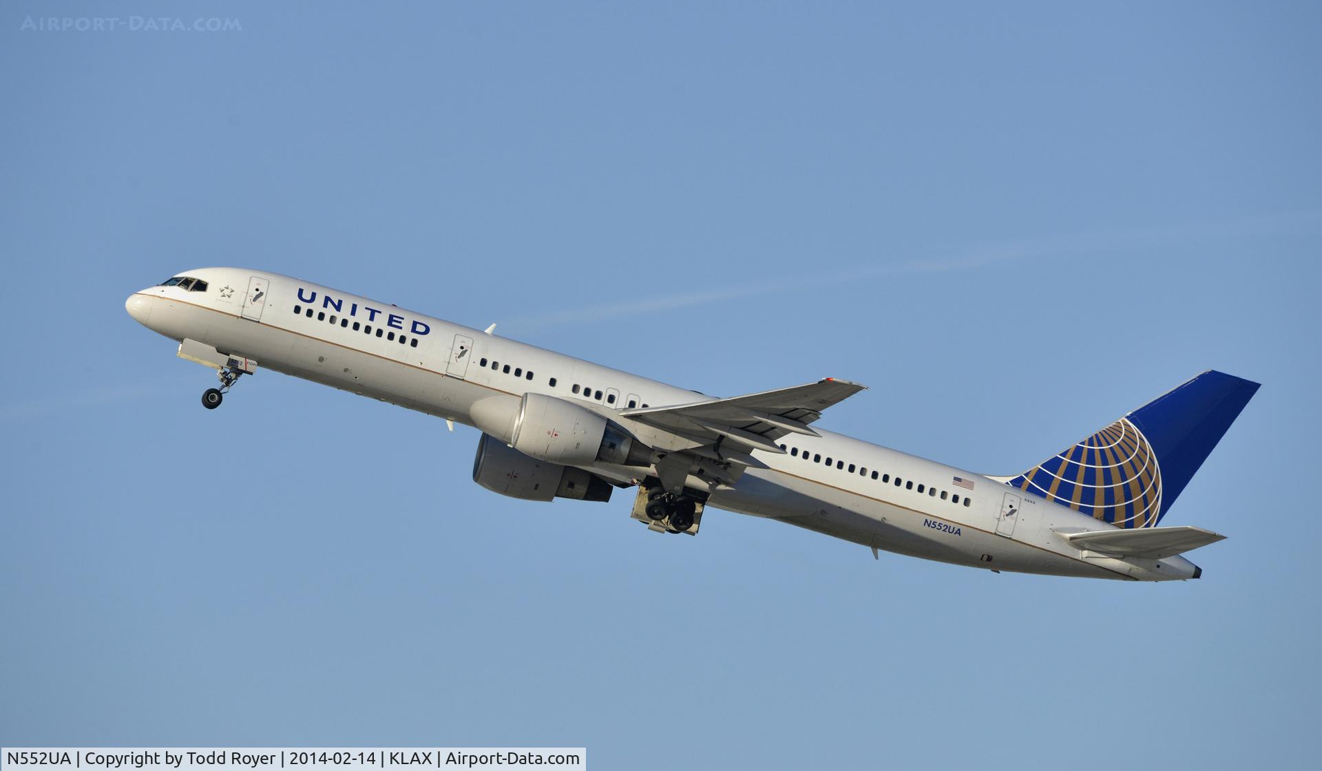 N552UA, 1992 Boeing 757-222 C/N 26641, Departing LAX on 25R