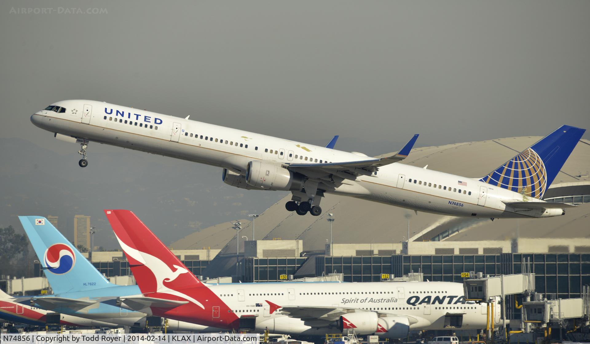 N74856, 2004 Boeing 757-324 C/N 32815, Departing LAX on 25R