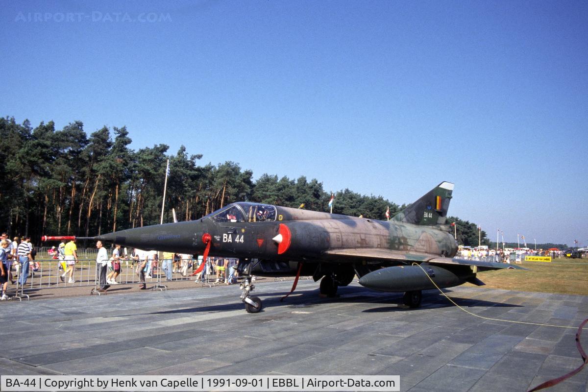 BA-44, Dassault Mirage VBA C/N 44, Belgian Air Force Mirage VBA at Kleine Brogel Air Base, Belgium. 8 smaldeel, 1991.