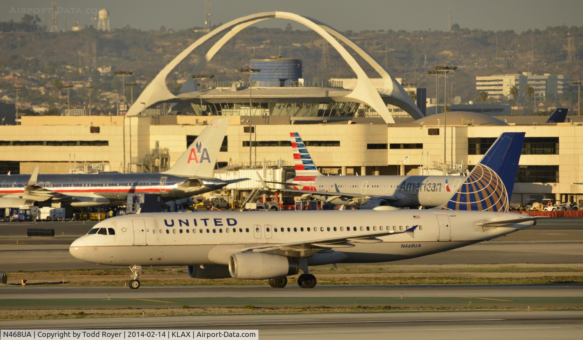N468UA, 2000 Airbus A320-232 C/N 1363, Taxiing to gate at LAX