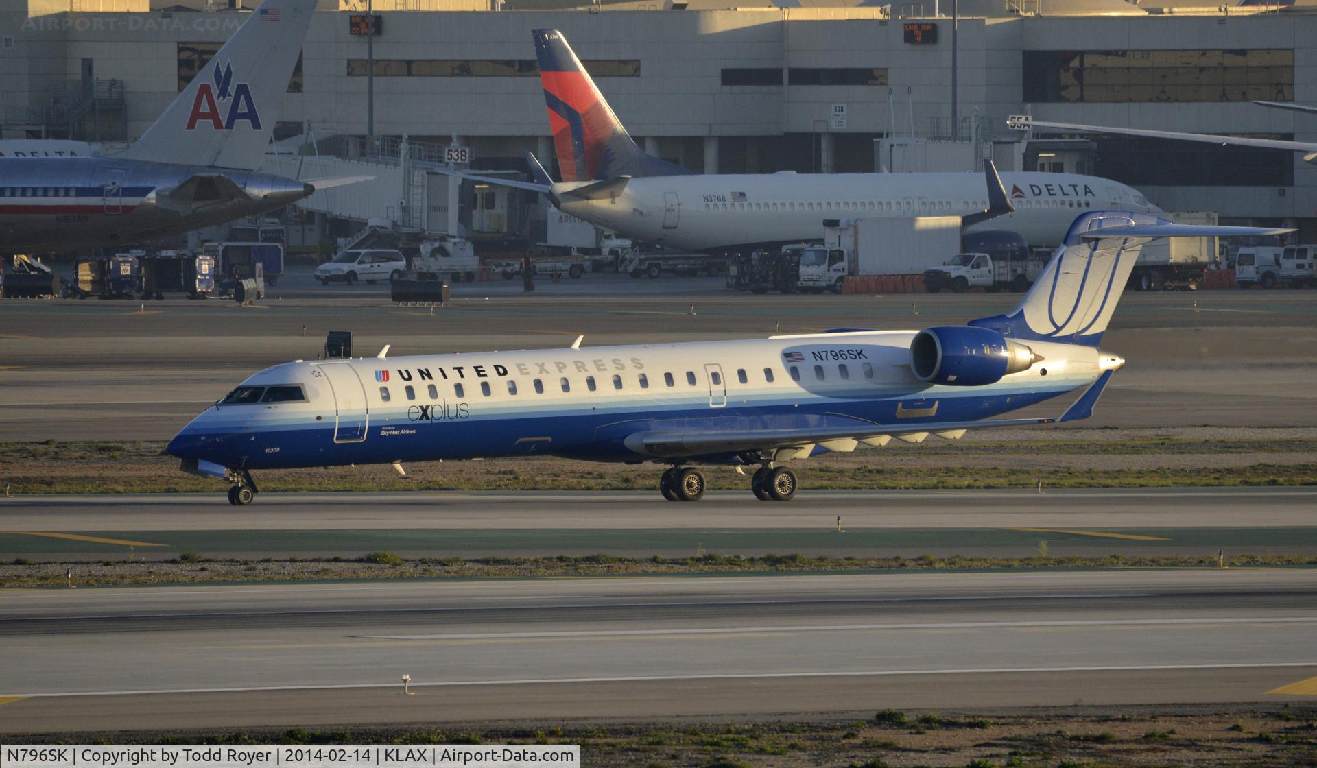 N796SK, Bombardier CRJ-702ER (CL-600-2C10) Regional Jet C/N 10300, Taxiing to gate at LAX