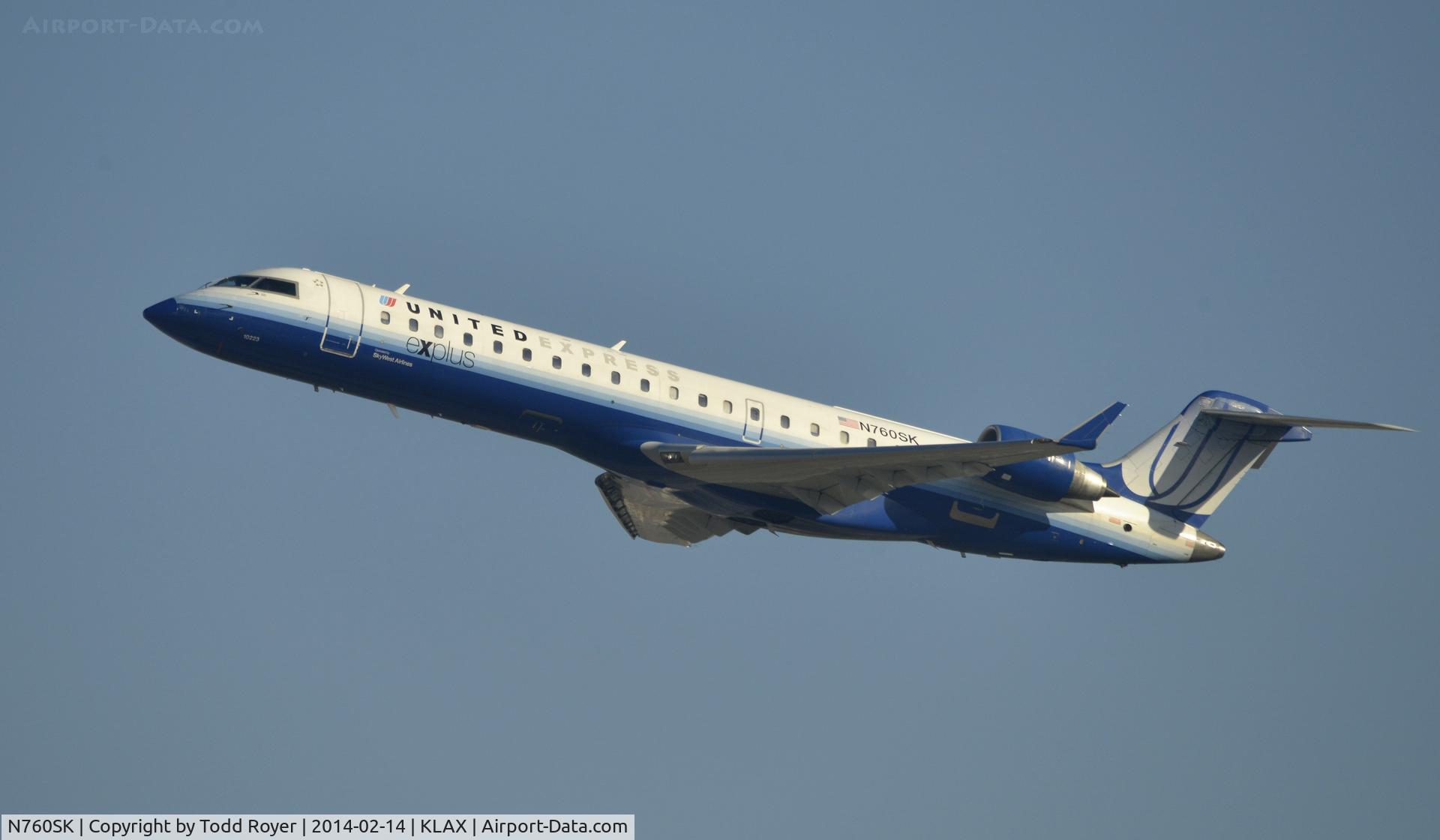 N760SK, 2005 Bombardier CRJ-701ER (CL-600-2C10) Regional Jet C/N 10223, Departing LAX on 25R