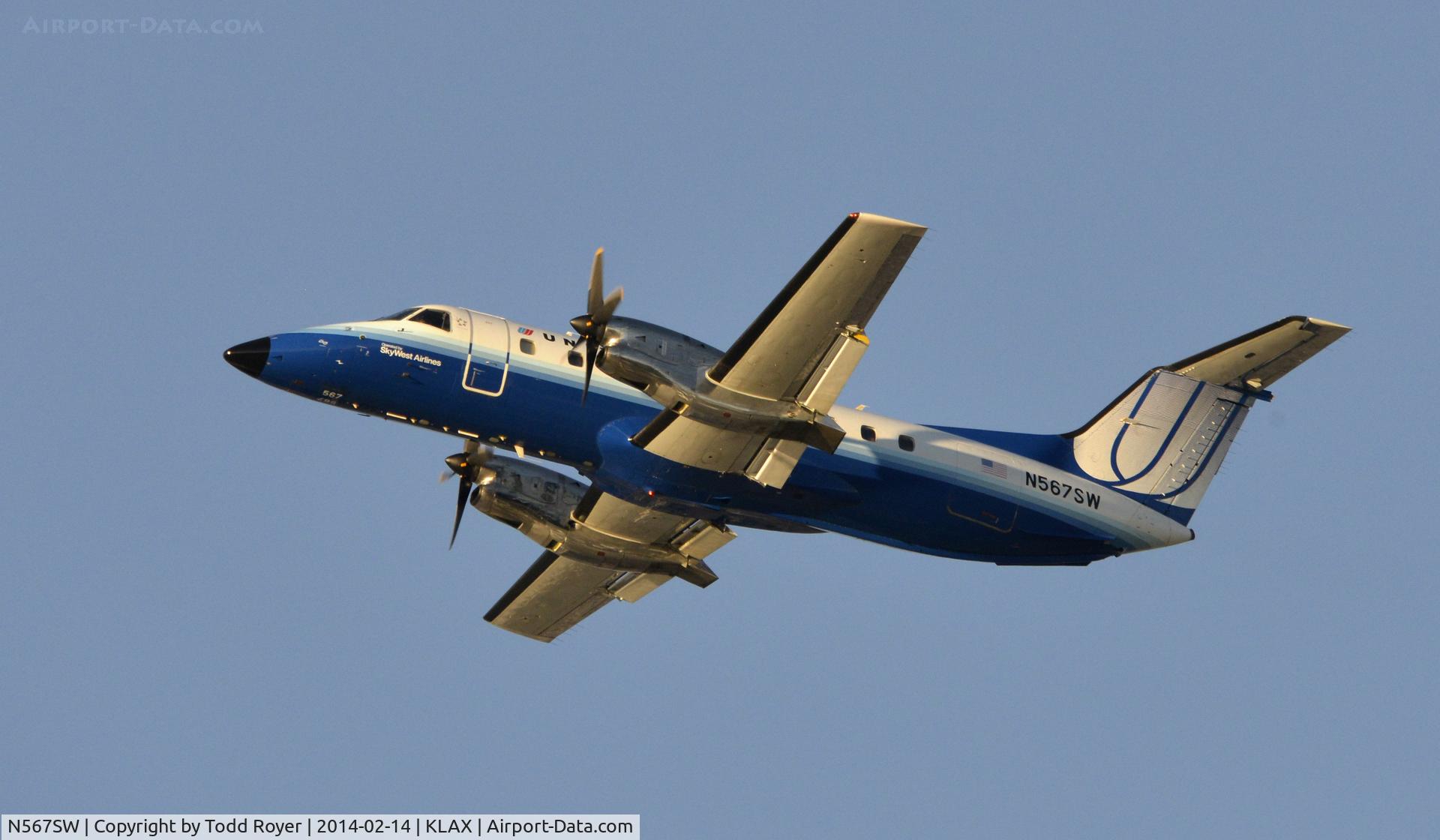 N567SW, 1998 Embraer EMB-120ER Brasilia C/N 120342, Departing LAX on 25R