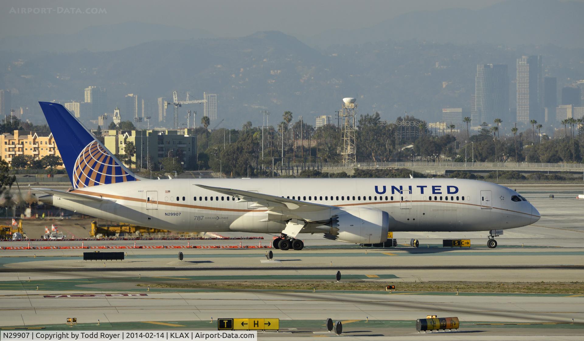 N29907, 2013 Boeing 787-8 Dreamliner C/N 34830, Taxiing to gate at LAX