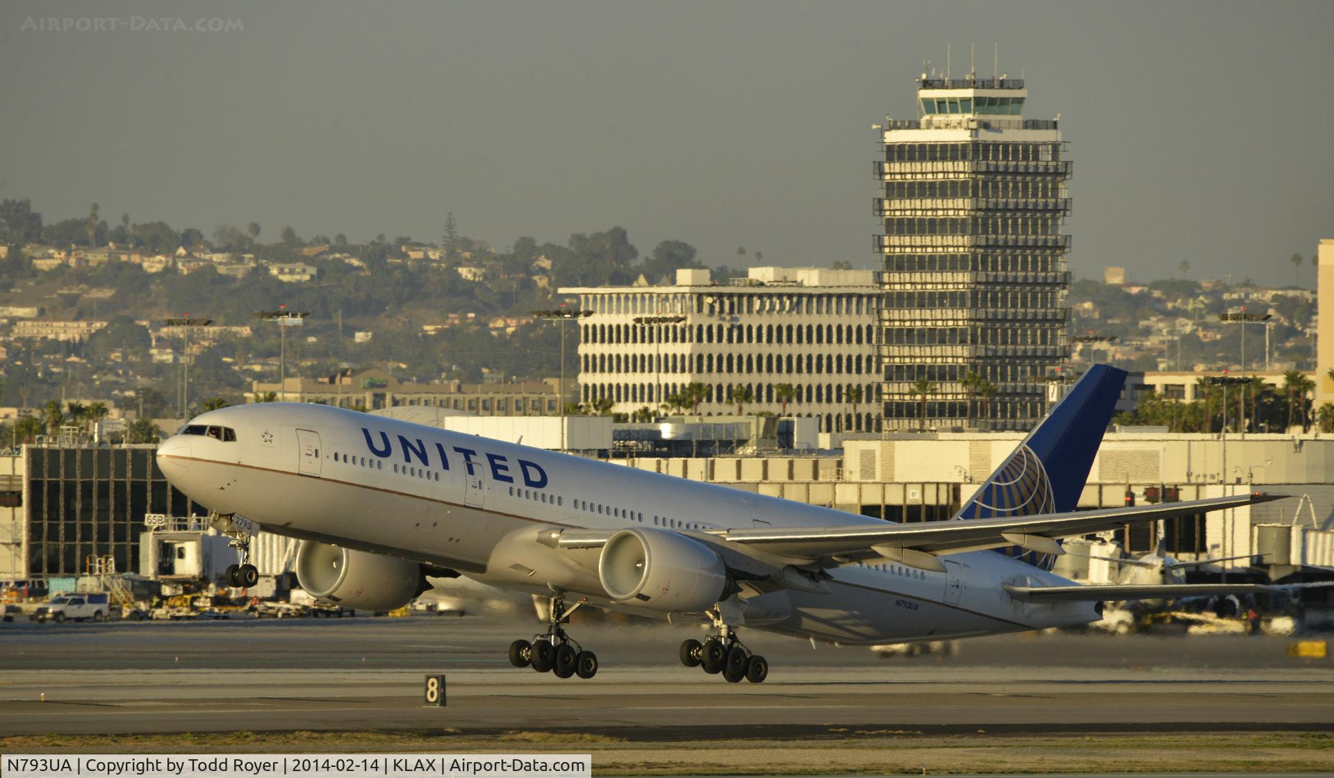 N793UA, 1997 Boeing 777-222 C/N 26946, Departing LAX on 25R