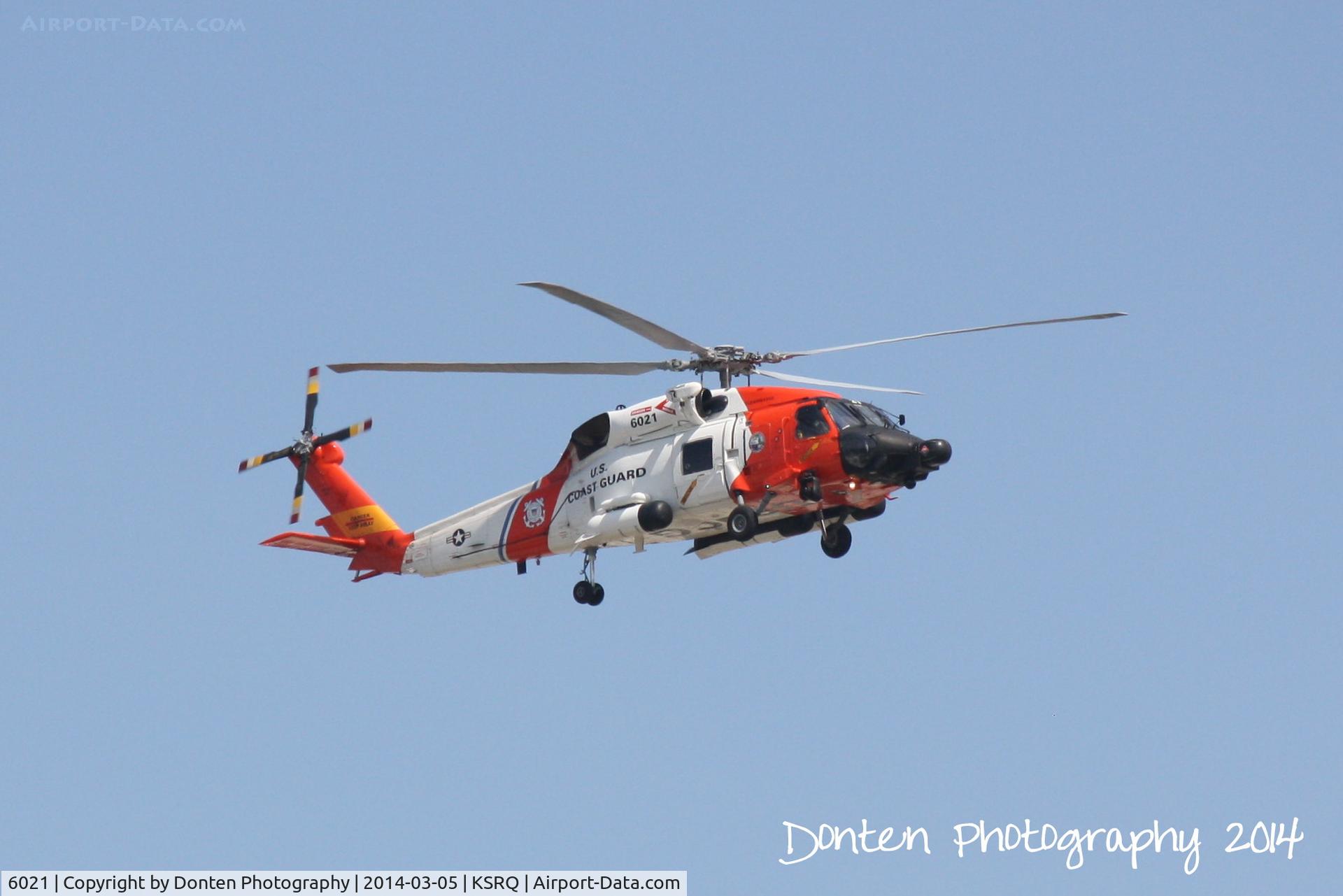 6021, Sikorsky MH-60J Jayhawk C/N 70.1703, A US Coast Guard HH-60 Jayhawk (6021) from Air Station Clearwater does a touch and go at Sarasota-Bradenton International Airport