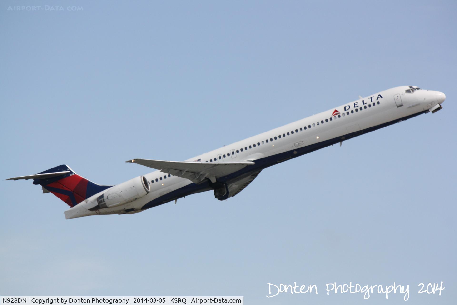 N928DN, 1999 McDonnell Douglas MD-90-30 C/N 53590, Delta Flight 2298 (N928DN) departs Sarasota-Bradenton International Airport enroute to Hartsfield-Jackson Atlanta International Airport