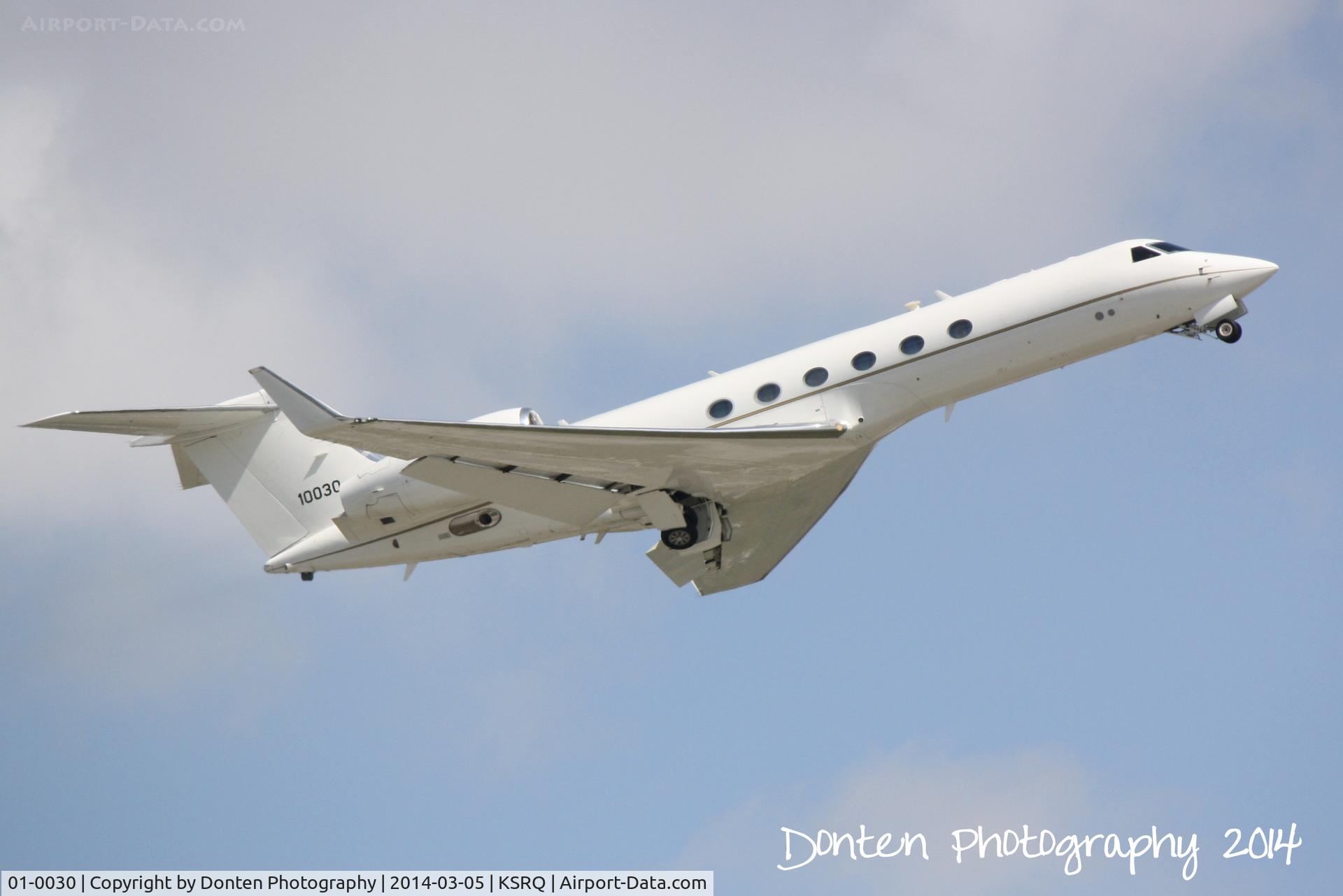 01-0030, 2001 Gulfstream Aerospace C-37A (G-V) C/N 663, C-37 Gulfstream V (01-0030) from MacDill Air Force Base performs a touch and go at Sarasota-Bradenton International Airport