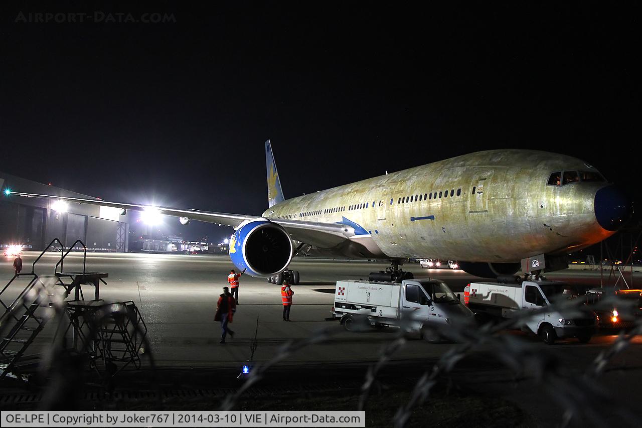 OE-LPE, 1998 Boeing 777-2Q8/ER C/N 27607, Austrian Airlines (ex Vietnam Airlines)